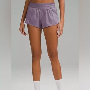 Lululemon Hotty Hot Low-Rise Lined Short 2.5”, Size 6